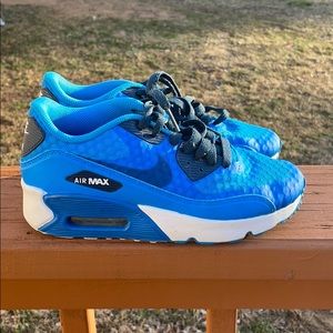 Nike Air Max kids shoes Sz 4